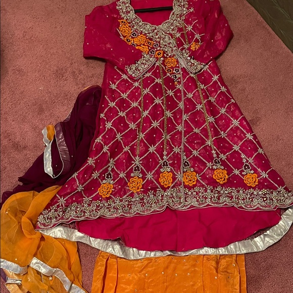 Pakistani Indian Mehndi Formal Bridal - Picture 1 of 13